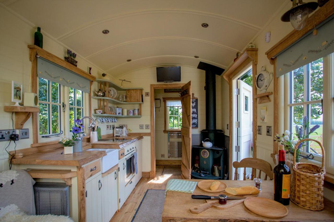 The Abberton Shepherds Hut Evesham Exterior foto