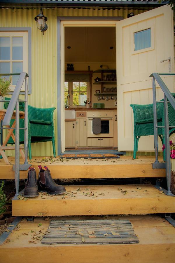 The Abberton Shepherds Hut Evesham Exterior foto